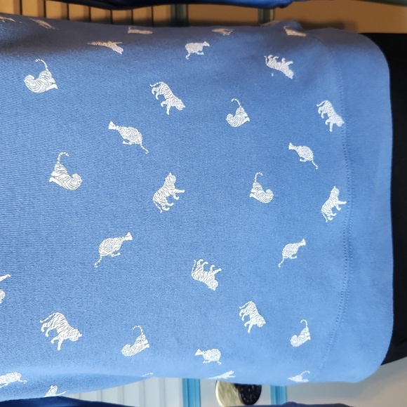 Eddie Bauer Blue Tiger Print Sweatshirt - Picture 4 of 13